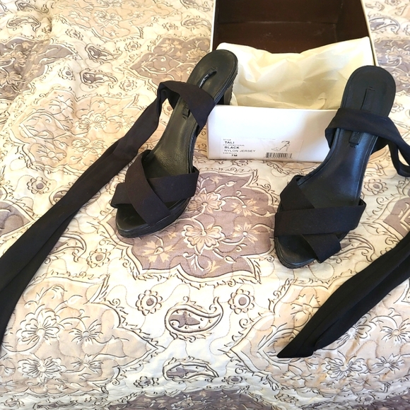 BCBG Heels Sz 7 - Picture 3 of 3